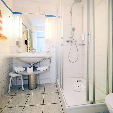 Apartment Kaiservillen - 1-raum-ferienwohnung Mit Balkon D123 *